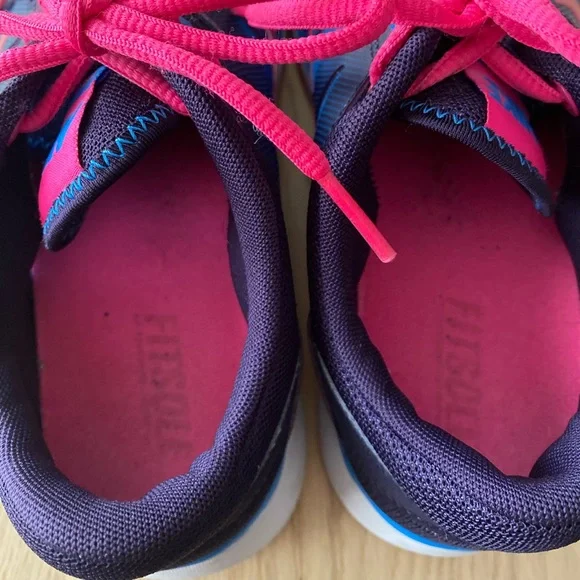 Nike Women’s Training Size 8 - Picture 5 of 8